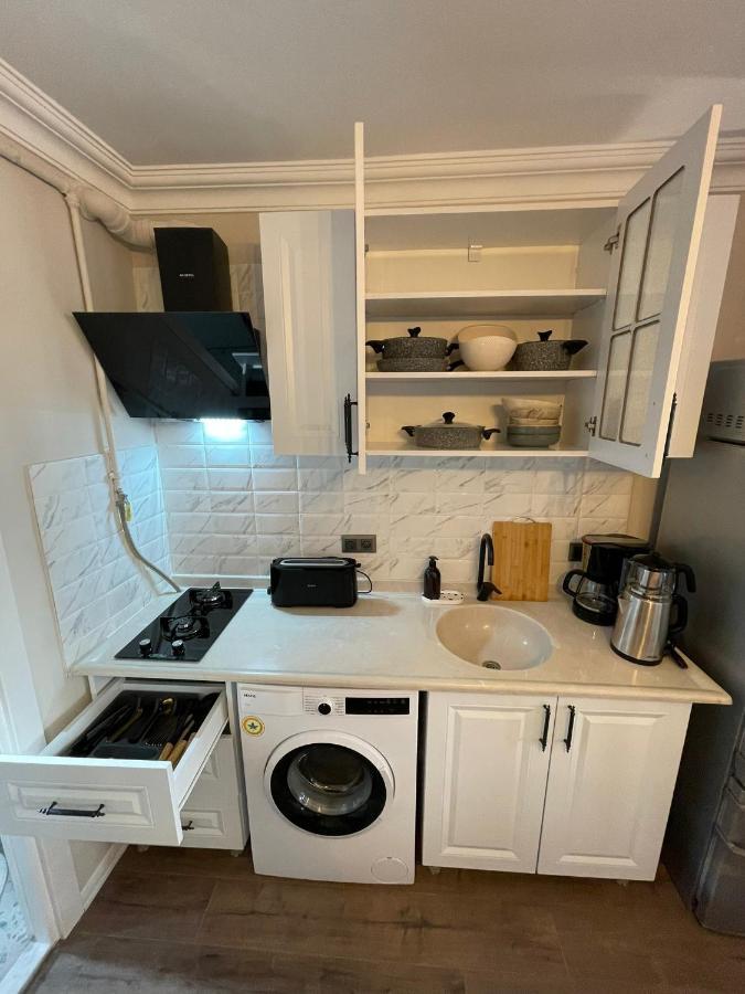 Golden Arrow Suites Istanbul Bagian luar foto