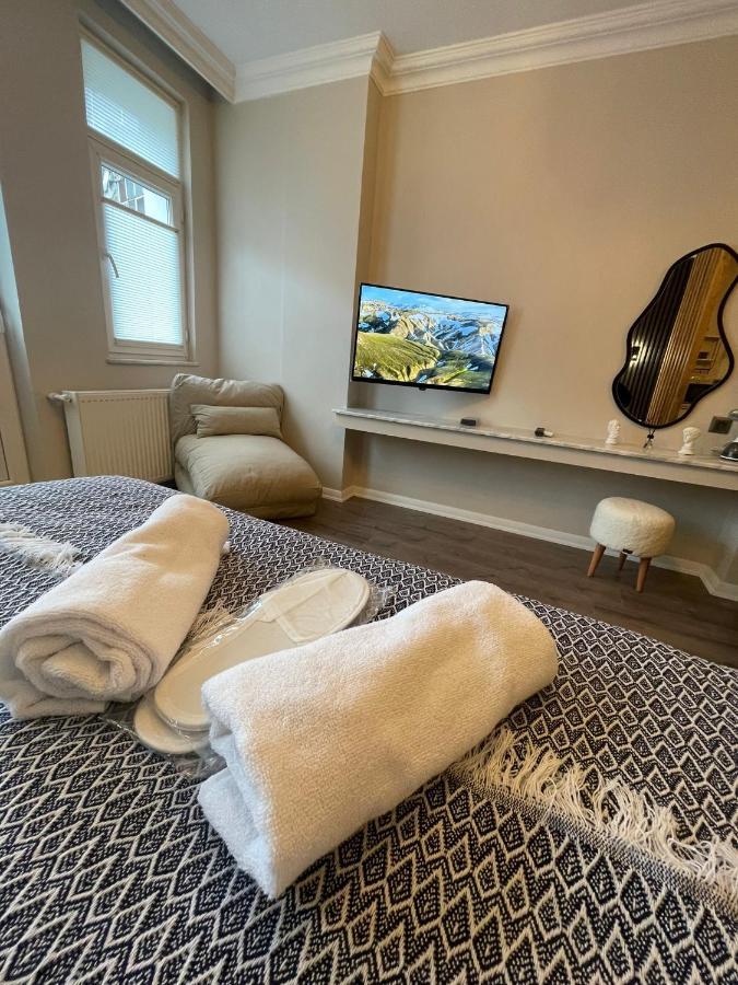 Golden Arrow Suites Istanbul Bagian luar foto