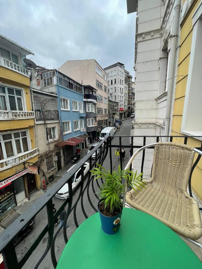 Golden Arrow Suites Istanbul Bagian luar foto